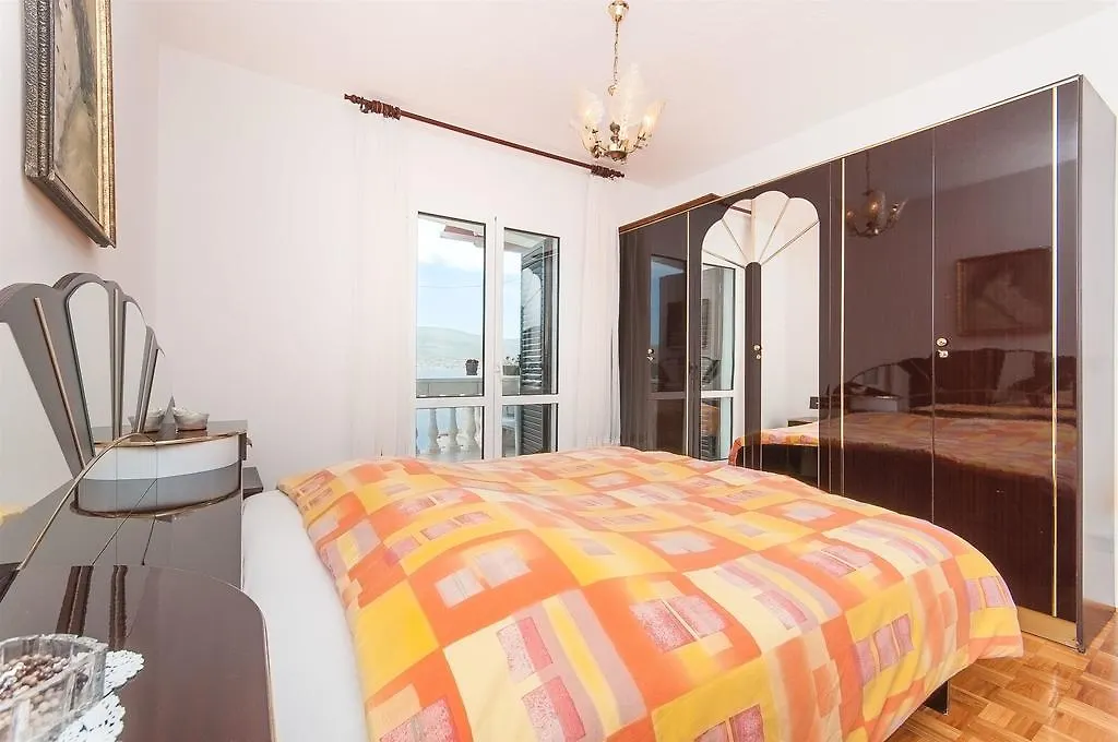 Apartments Natasa تروغير