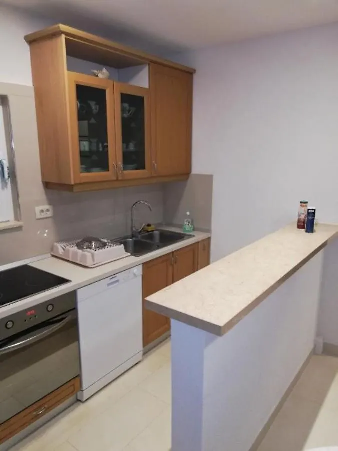 Apartments Natasa تروغير