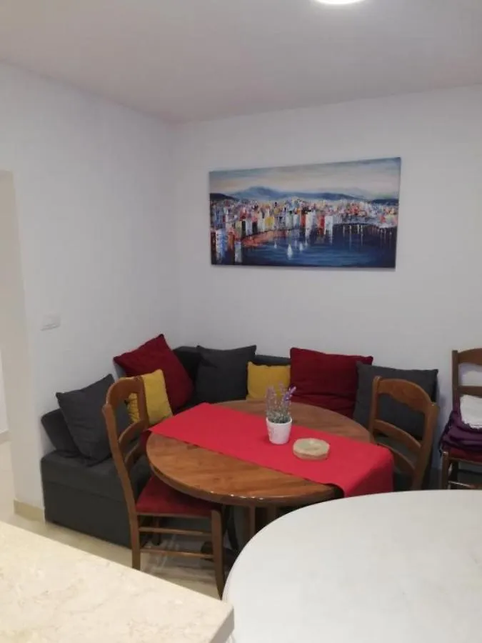 Apartments Natasa تروغير كرواتيا